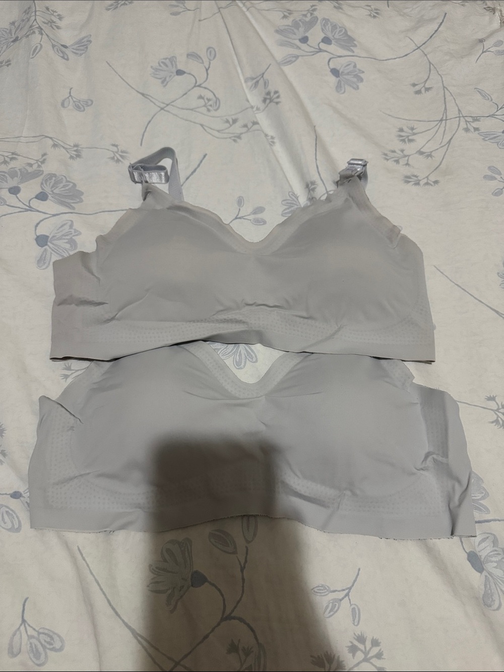 ⭐️Women 2pc Nursing Bra with Removable Pad (Size: M)